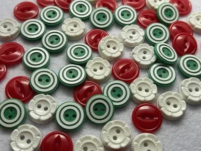 FUN VINTAGE RED WHITE GREEN FANCY CHRISTMAS CRAFT BUTTONS Flower + - Image 1 of 3