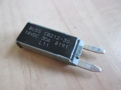 Fusible disyuntor automotriz negro Bussmann CB212-30 30A 30 amperios #M147CFB Foto 1 de 4