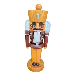 Vintage Erzgebirge Holz Nussknacker weiß Fell Akzent braun Uniform Germany 7,5 Zoll - Bild 1 von 7