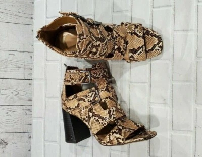 Sandália Circus Sam Edelman Ezra Enjaulada Peep Toe Bootie Taupe Faux Pele de Cobra Tam 7.5 - Imagem 1 de 4