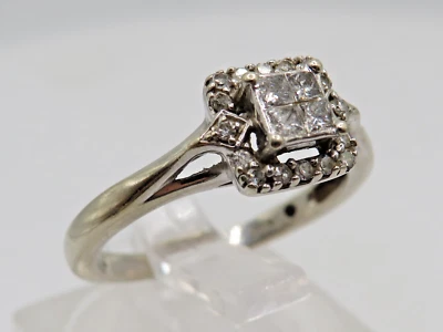 10k WHITE GOLD RING w 4 PRINCESS CUT & 16 ACCENT DIAMONDS - SIZE 5.75* - Image 1 of 4