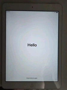 Apple iPad Air 16GB IOS WiFi + 4G 9.7" Unlocked/Smashed Screen - Picture 1 of 4