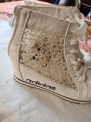 Adidas Snickers Lacciati bianchi estivi