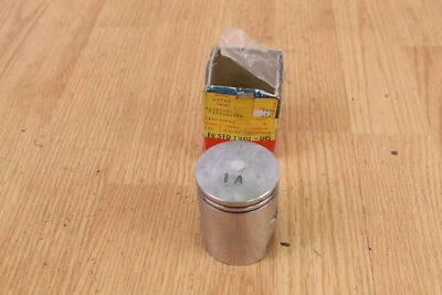 Kawasaki F 1971-1973 6 como nuevo OEM STD PISTÓN PT # 13001-045 Foto 1 de 4