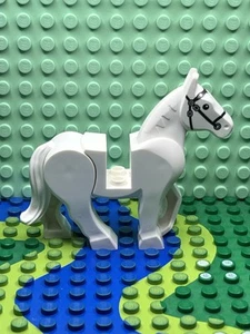 Lego Minifigure Animale Terra Cavallo Bianco Gambe Mobili Briglia Nera con Argento - Foto 1 di 3