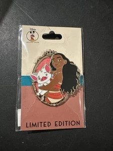 Disney Employee Center DEC pin - Princess Pals Frame Moana & Pua LE200 - Picture 1 of 2