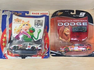 WINNERS CIRCLE 2002 DALE JARRETT UPS RACE HOOD + BILL ELLIOT LION KING (LOT OF 2 - Picture 1 of 2