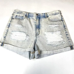 American Eagle Women’s 12 Mom Shorts Jean Distressed Light Wash Blue #0952 - Picture 1 of 8
