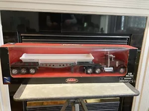 Peterbilt Red Newray 1/32 Diecast Truck Collector’s Model New - Picture 1 of 12