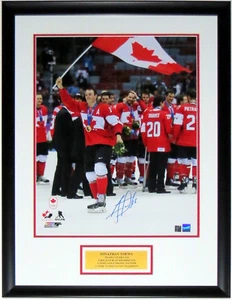 Jonathan Toews handsigniertes Team Kanada 16x20 Foto Frameworth COA gerahmte Platte - Bild 1 von 5