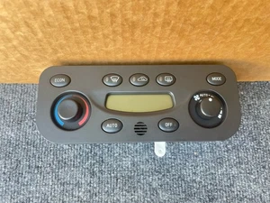 01 02 03 04 05 Saturn L200 L300 AC Heat Temperature Climate Control 22696058 - Picture 1 of 7