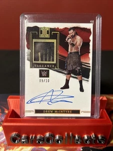 2023 Panini Immaculate Collection WWE Drew McIntyre Em-Dmi Gold /10 - Foto 1 di 2