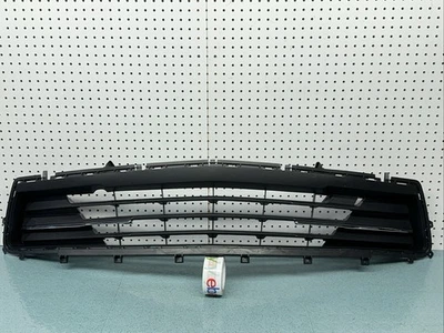 Chevrolet Camaro 2016 2017 2018 parachoques delantero parrilla inferior 23505810 OEM bonito Foto 1 de 4