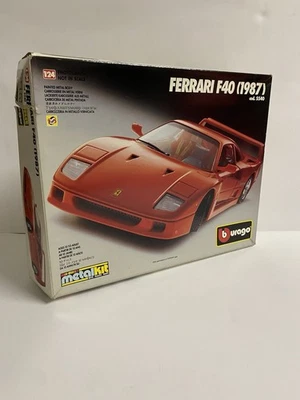 Bburago Ferrari F40 1/24 Rossa - Made In Italy - Con Scatola - Completa - Immagine 1 di 4