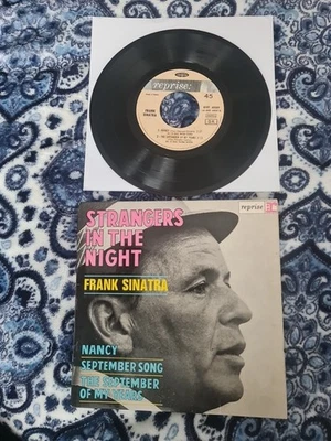FRANK SINATRA STRANGERS IN THE NIGHT  1966 FRANCE EP - Image 1 of 2