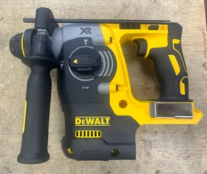 Trapano a percussione rotativo DeWalt 20V MAX SDS DCH273B - Foto 1 di 5