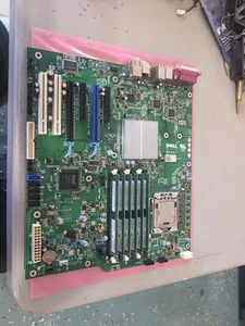 Workstation Dell Precision P/N 09KPNV con processore CPU Xeon W3670 e RAM da 24 GB - Foto 1 di 17