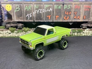 1976 GMC Sierra Pickup Lifted 4x4 Truck 1/64 Diecast Custom Off Road M2 Machines - Picture 1 of 14