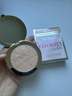 Too Faced Moon Crush Out of This World Highlighter - Summer Moon Shade - 7g - Image 1 of 4