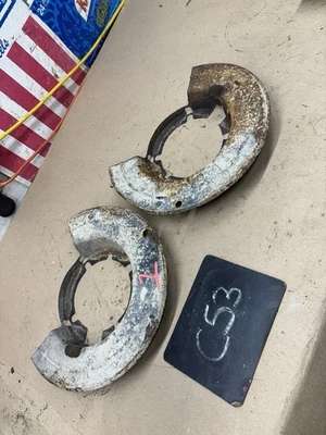 Placas protectoras antipolvo de freno delanteras usadas Ford F250 F350 F-450 Super Duty Superduty Foto 1 de 4