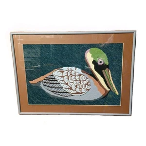 Arte de aguja vintage con marco de pelícano marrón 20x14,5 pulgadas - Imagen 1 de 16