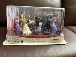 Disney Frozen 2 Deluxe Figuren Spielset 10 Stück Figurenset Neu. - Bild 1 von 3