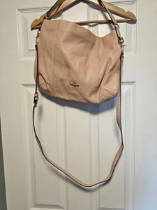Borsa a tracolla Coach rosa con ciottoli - Foto 1 di 7