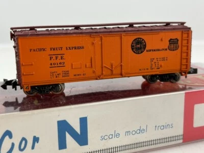 N -Scale Con Cor 40’ Steel Reefer 1051-B Pacific Fruit Express 1950 - Image 1 of 3