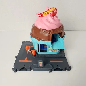 Hot Wheels City Downtown Ice Cream Swirl (Folie fehlt) - Bild 1 von 5