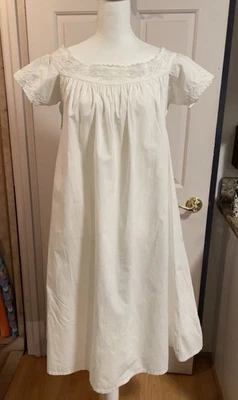 Antiguo Camisón Algodón Blanco Talla S 33 Pecho Ojales Bordado Pradera Cosido a Mano Foto 1 de 4