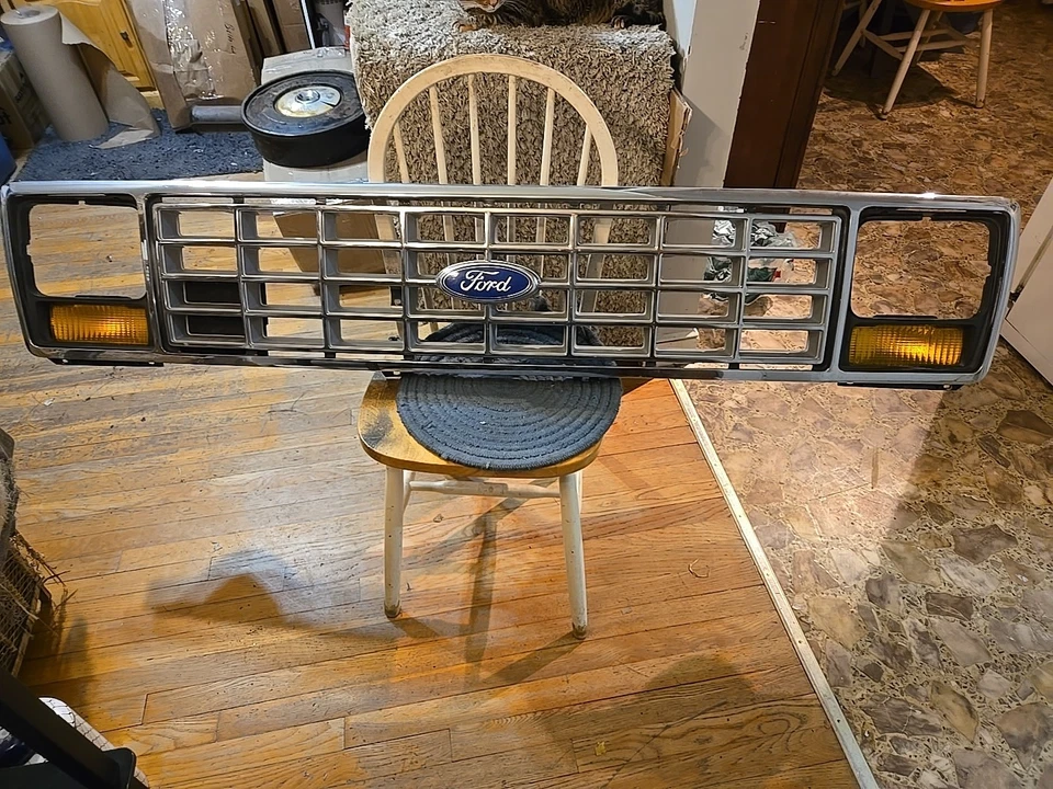 Ford Econoline Van Grill 1983-1991 cromada y Argentina 1986 Ford Van OEM E150 E250 Foto 1 de 4