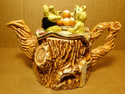 Royal Albert~Eathenware Old Country Roses S/S Teddy Bears Picnic Creamer Server - Image 1 of 4