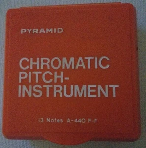 Vintage Pyramide Chromatic Pitch Instrument A-440 13 Noten West Germany - Bild 1 von 3