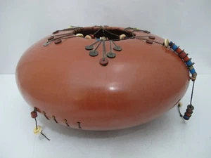 MOLLIE POUPENEY Orinda indianische Keramik Schale mit bunten Perlendetail - Bild 1 von 10