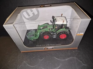 Universal Hobbies Fendt Vario 516 mit Frontlader , mit Ballenzange in 1:32. - Bild 1 von 7