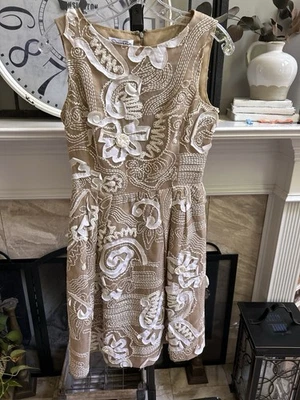 OSCAR DE LA RENTA sleeveless dress nude w/white & beige applique embroidery  4 - Image 1 of 4