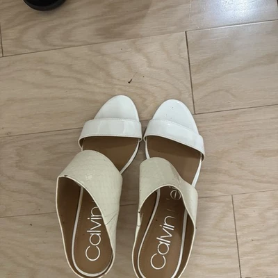Sandalia Calvin Klein Blanca Talla 9 Foto 1 de 4