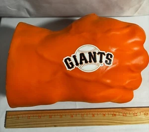 Portabotellas de lata naranja puño de fanático de béisbol de los Gigantes de San Francisco - Imagen 1 de 4
