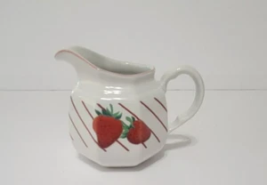 Vintage Mikasa Frutta Fresca Creamer DP 002 FRAGOLE Ricambio - Foto 1 di 12