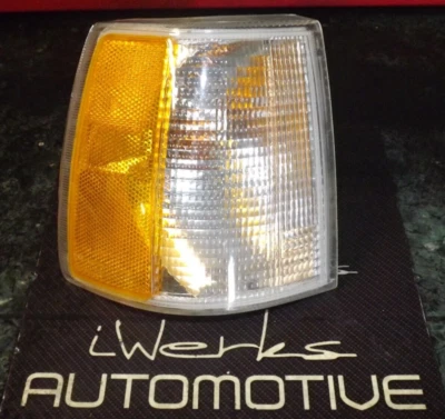 OEM 90-92 Volvo 740 Sedan front right corner blinker signal light lens lamp FR R - Image 1 of 4
