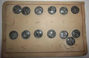 14 BOTTONI VINTAGE - GRIGIO - DIAM. CM.1,7 - IN CARTONCINO MERCERIA - NUOVO - Imagen 1 de 1