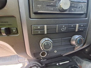 Temperature Control Manual Temperature Fits 10 FORD F150 PICKUP 2602903 - Picture 1 of 3