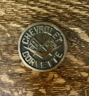 Hebilla de cinturón vintage de regalo de coche deportivo Chevy Chevrolet Corvette de bronce años 70 Foto 1 de 4