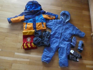 1 Schneeanzug Gr. 74/80 und 1 Anorak Gr. 80/86 mit Zubehör Junge - Bild 1 von 1