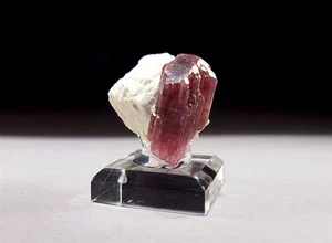 Kräftiger Magenta Rosa Rubellit Turmalin Kristall aus Malkhan Pegmatit Feld #2 - Bild 1 von 5