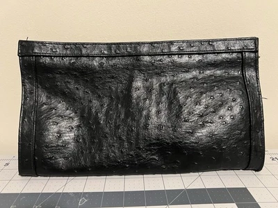 Cartera clutch vintage Bueno avestruz negra en relieve 8x13  Foto 1 de 4