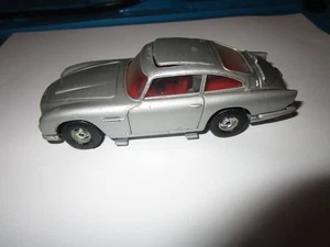 Corgi Aston Martin DB5 Working Gadgets - Picture 1 of 8