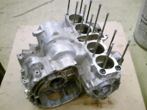 1981 Yamaha XJ 550 Maxim engine cases block crankcase - Picture 1 of 7