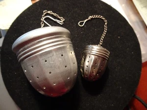 DOS INFUSORES COLADORES TEABALL VINTAGE - BELLOTAS ESTILIZADAS - CON GANCHOS Y CADENAS - Imagen 1 de 3