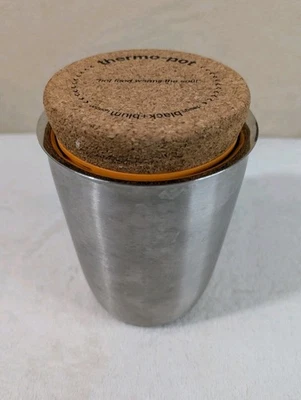 Olla térmica Black+Blum 550 ml tapa de corcho para frasco de comida - usada sin cuchara/correa Foto 1 de 4
